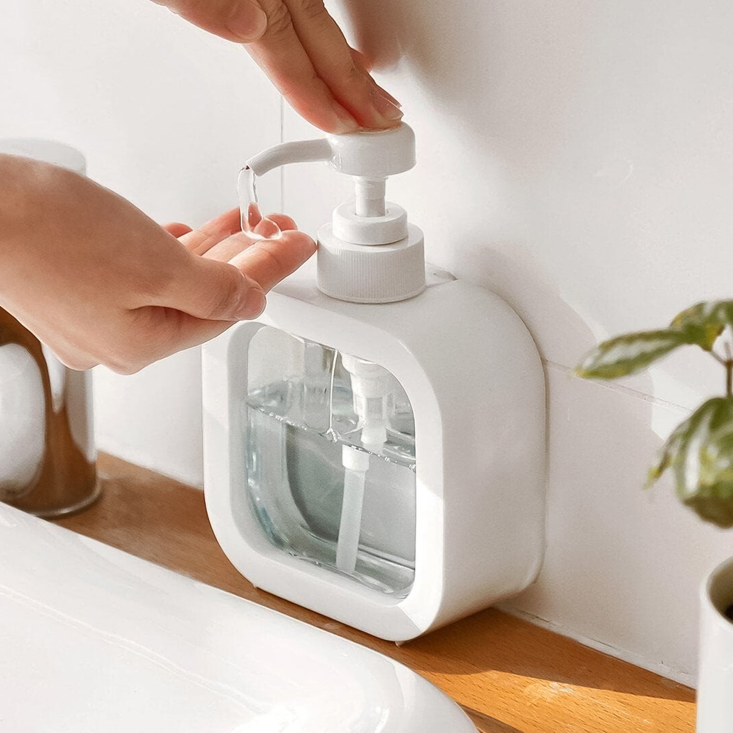 Snap Sink Dispenser Plastic Clear Empty Pump Lotion Bottles Random Colour (1 Set)