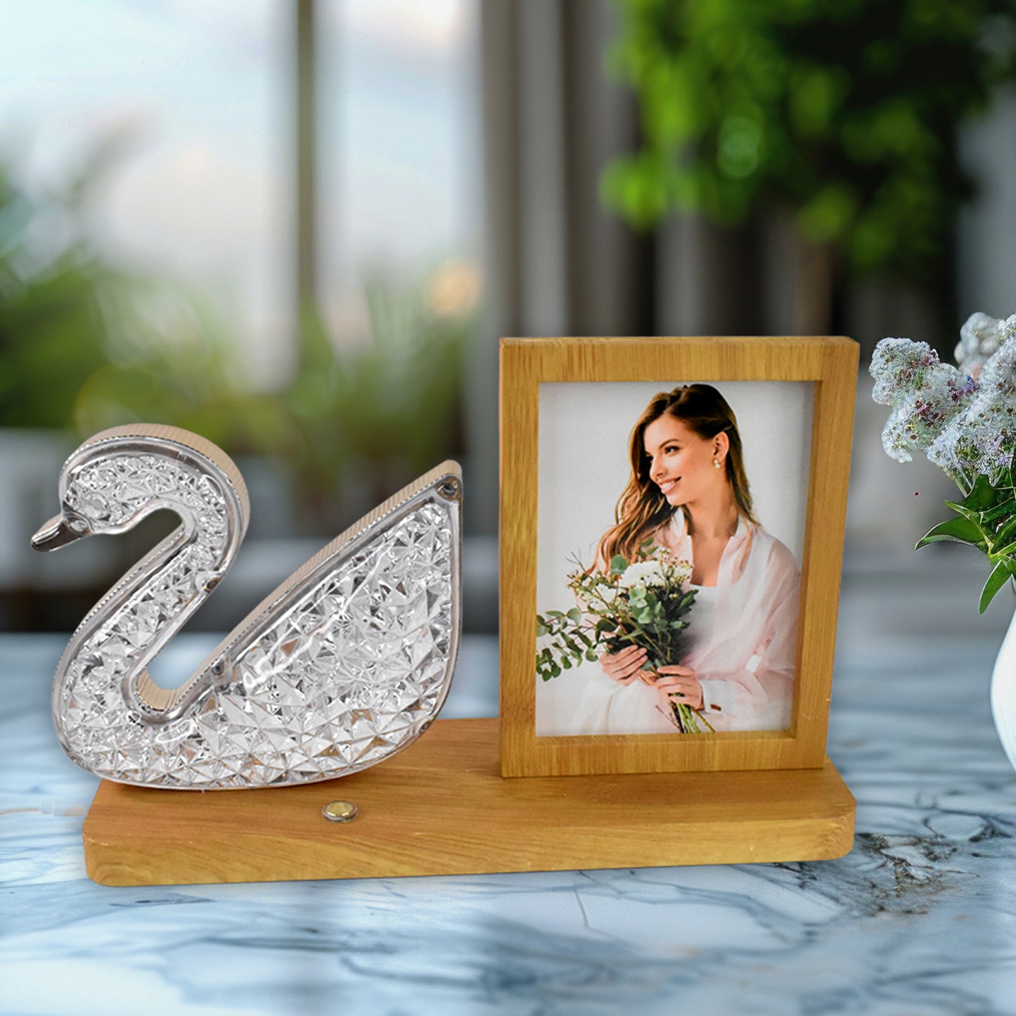 Duck Shape Crystal LED Lamp & Photo Frame