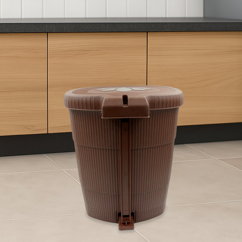 Mini Plastic Pedal Dustbin for Kitchen, Office & Car Use (1 PC)