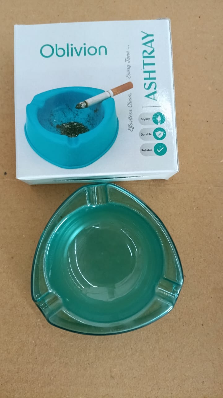 Oblivion Heavy-duty Transparent Plastic Ashtray With Triple Rest Slots  Anti-slip Base (1 Pc)