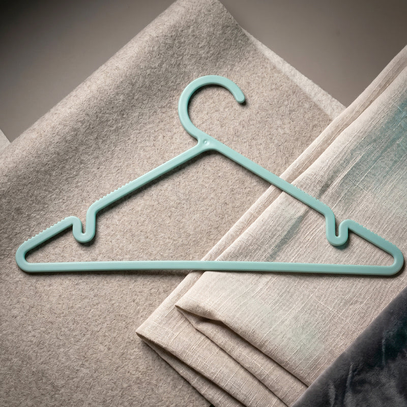 Apex Gripi Cloth Hanger Durable Plastic Clothes Hangers For Wardrobe (6 Pc)