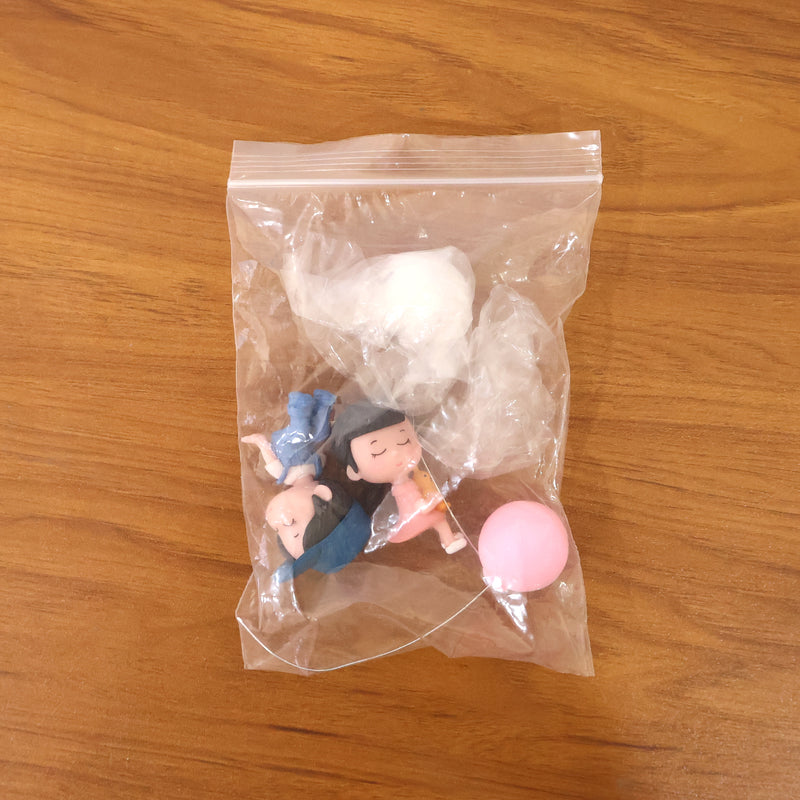 Plastic Cute Couple Car Dashboard Decoration Figurine Set (1 Set)